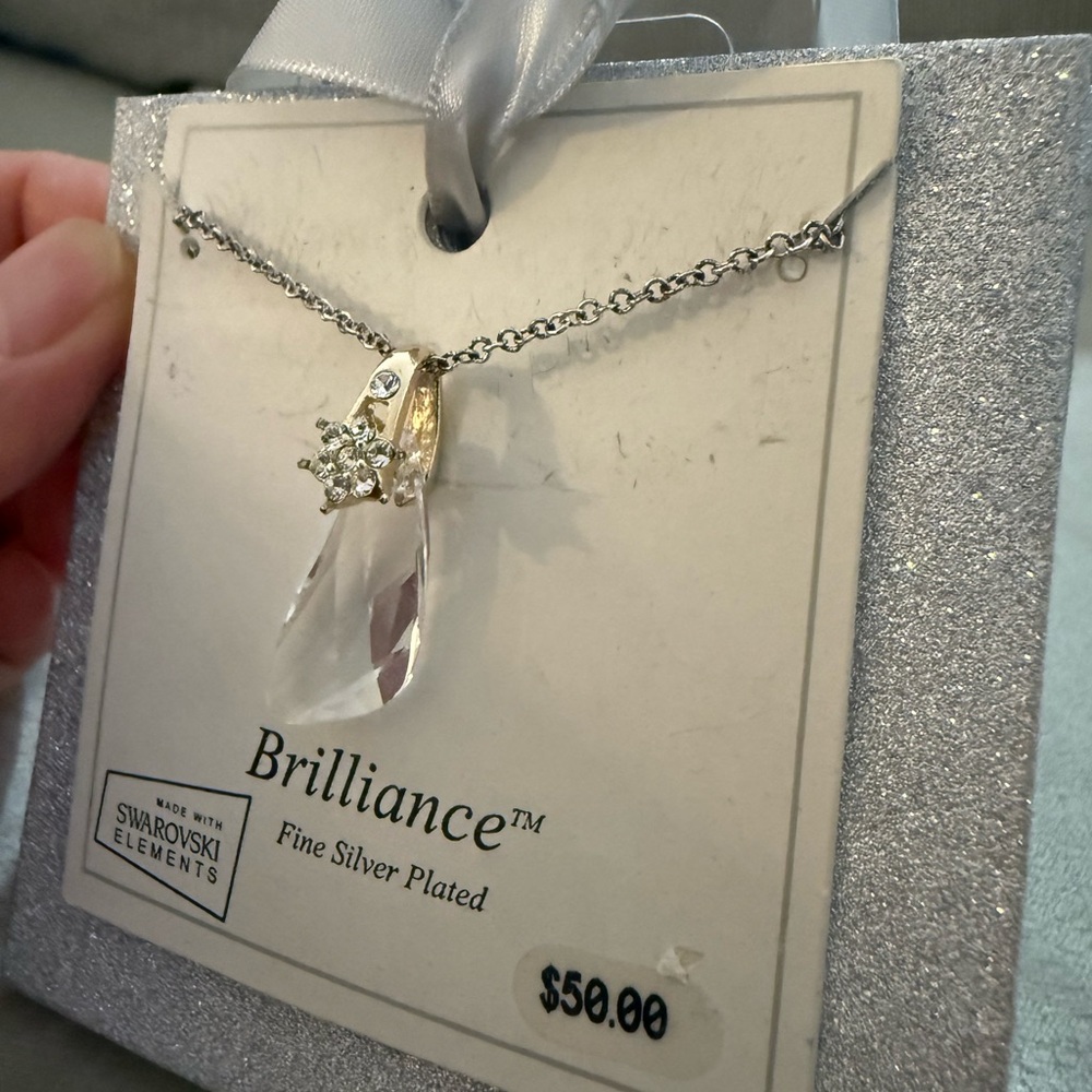 Swarovski necklace fine silver plated brand new with gift bag